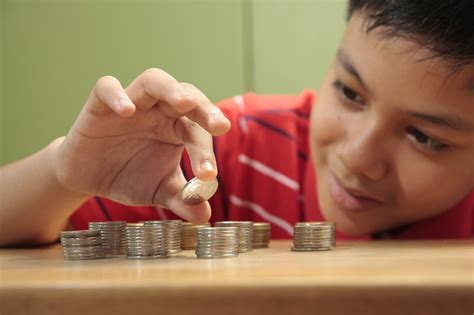 Teaching Kids The Value Of Money Earn Money Jobs