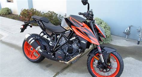Probably the best large kickstand foot available for your ktm. 1290 Super Duke R 2019 KTM Powerful Naked Bike - Review ...