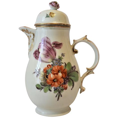 Vintage Coffee Pot Made Of Porcelain Kanne Henneberg Made In GDR