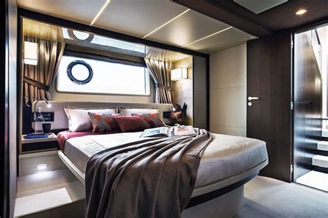 azimut yacht 46517 luxury motor boat rental miami beach fl sailo