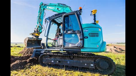 Use our intelligent dealer locator to find your nearest kobelco authorised dealer. Primeur: Kobelco SK75SR-7 compacte rupsgraafmachine voor ...