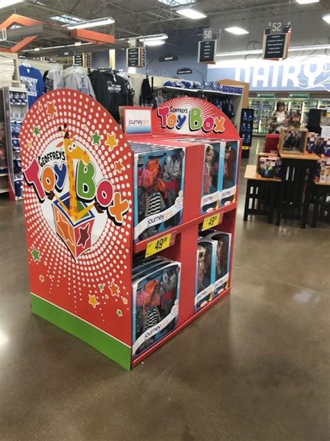 Toys R Us Returns As Geoffreys Toy Box Which Is Literally A Box