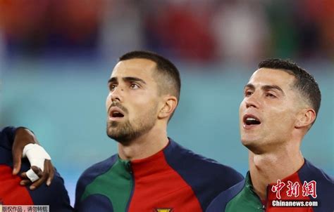 想让葡萄牙人感到骄傲！奏唱国歌时c罗眼含热泪东方体育