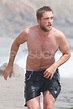 Robert Pattinson went shirtless with a beard. | Shirtless Robert ...