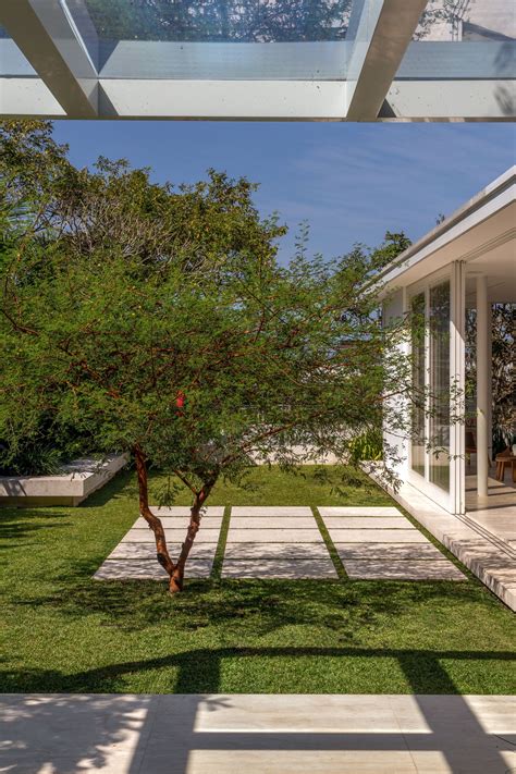 Galería De Anexo Casa De Libros Siqueira Azul Arquitetura 8