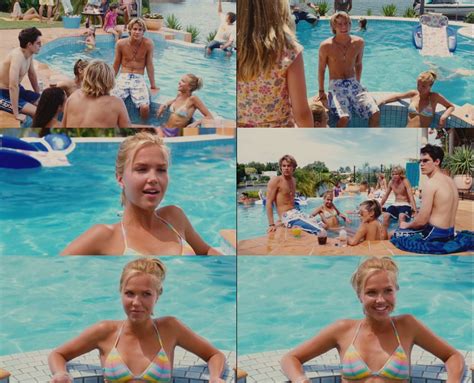 Naked Arielle Kebbel In Aquamarine