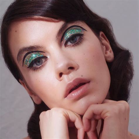 35 Glitter Eyeshadow Looks To Try From Subtle To Super Sparkly