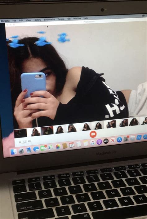 Macbook Selfie Selfie Ideas Instagram Photography Ideas At Home Photobooth Pictures