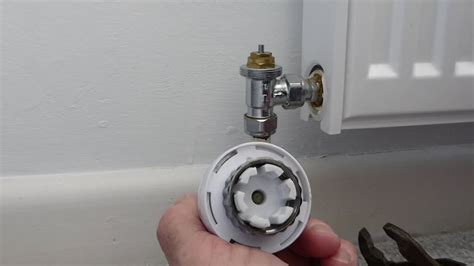 How To Remove And Replace A Thermostatic Radiator Valve Head Youtube