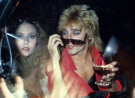 Pin By Taleah Hernandez On 70s In 2020 Bebe Buell Famous Groupies