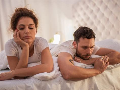 These Warning Signs In Bed Could Mean Your Relationship Is In Trouble