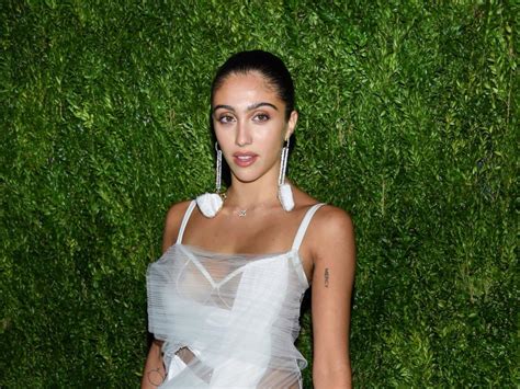madonna s daughter lourdes continues her grown up debut with stunning new beach pics