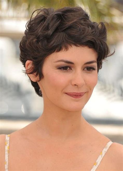 2023 Latest Short Haircuts For Frizzy Wavy Hair