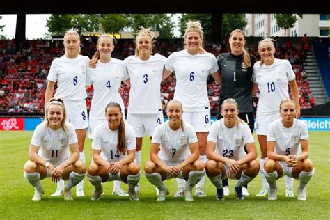 Oferta Disciplina Ensillar England Womens Football Team Players Aclarar Oblongo Hélice
