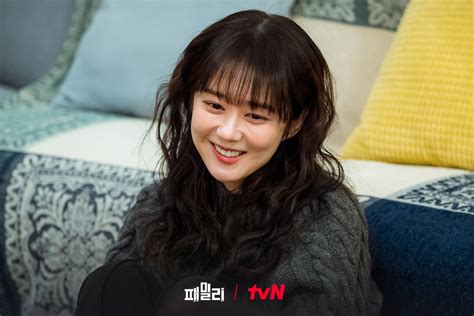 Tvn Drama On Twitter 👪8화 비하인드👪 킬러들의 살벌한 분위기와 🔪 권가네의 화목함😊이 공존했던 8화 더 많은 스틸은 홈페이지에서 확인 가족 사수