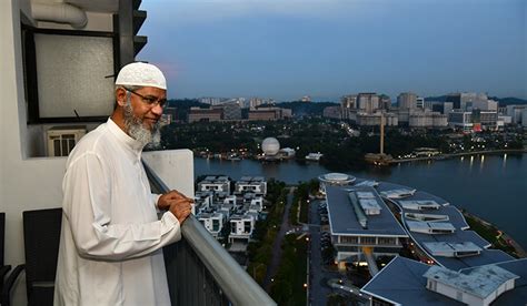 Maybe you would like to learn more about one of these? Zakir Naik Dilarang Ceramah di Malaysia
