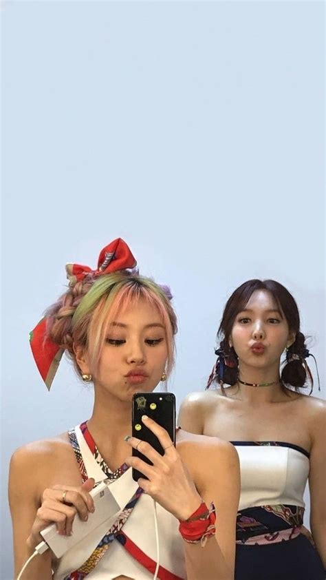 Twice Wallpaper Chaeyeong And Nayeon Hombres