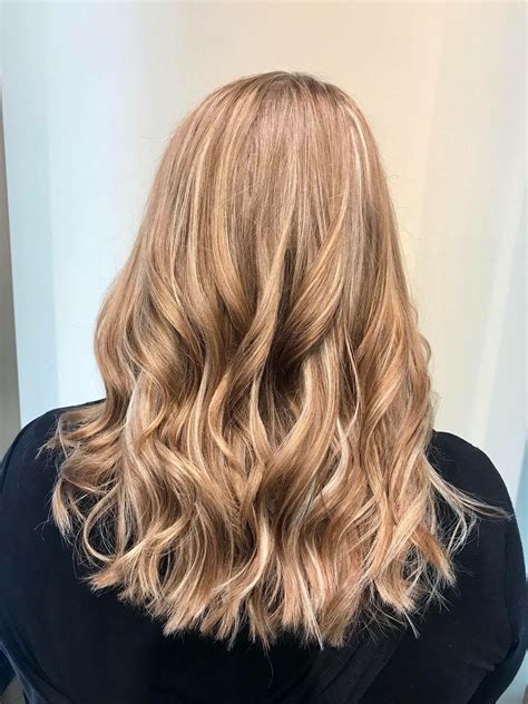 Full Foil Platinum Highlights In Natural Strawberry Blonde Hair