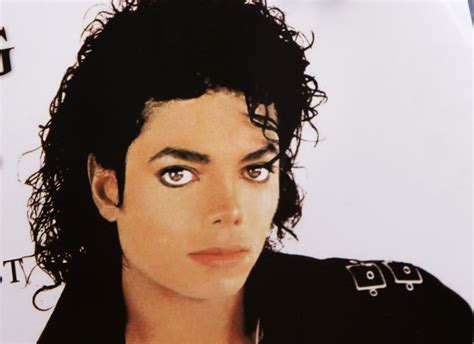 Médicos Legistas Completam Autópsia No Corpo De Michael Jackson