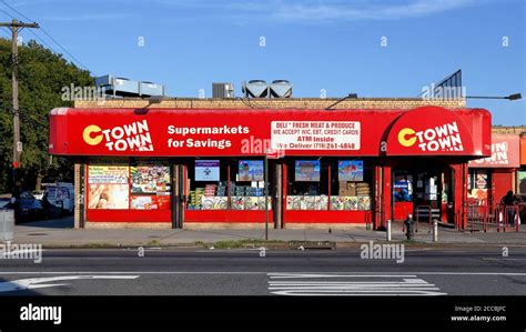 Ctown Supermarkets High Resolution Stock Photography And Images Alamy