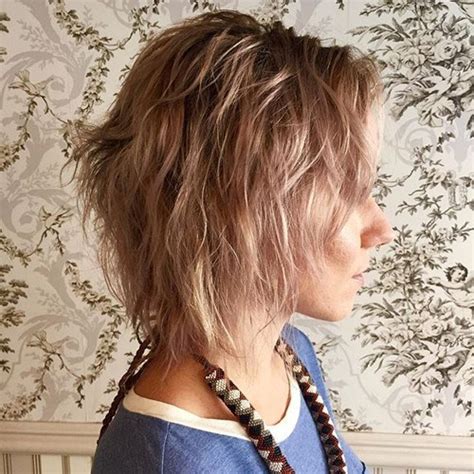 This hair is short, sassy, and very stylish. 22 Best Sassy Shag Haircuts - Shaggy Hairstyles for Women ...