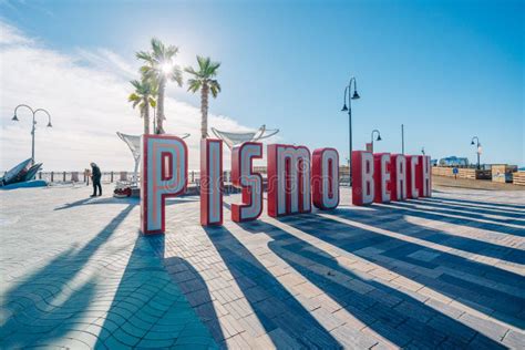 Pismo Beach Pier Plaza The Large Light Up Letters A New Neon Landmark