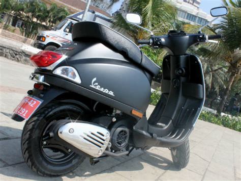Piaggio has just showcased the 75th anniversary edition of its vespa scooter range. Piaggio To Introduce Fuel Injection To Vespa Range ...