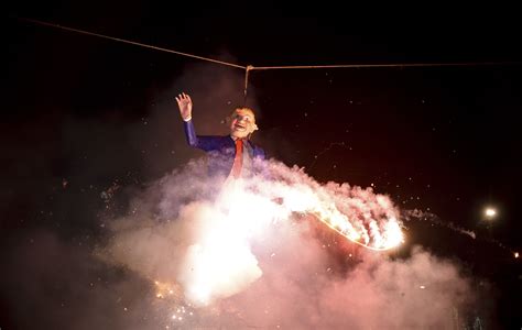 Mexicans Celebrate Holiday By Burning Trump In Effigy The Washington Post