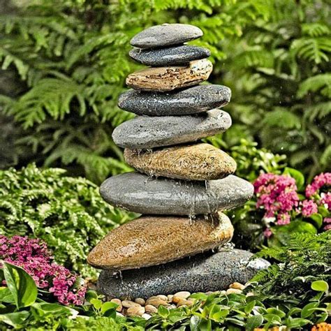In gärten mit hanglage sind wasserfälle geeignet, um auf kleiner fläche einen wasserlauf zu gestalten. Stein Brunnen | Gartenbrunnen, Wasserfall garten, Brunnen ...