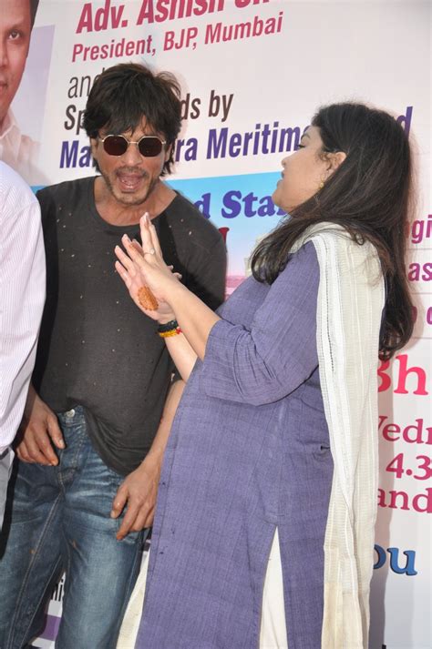 shah rukh khan at bandstand beautification event entertainment emirates24 7