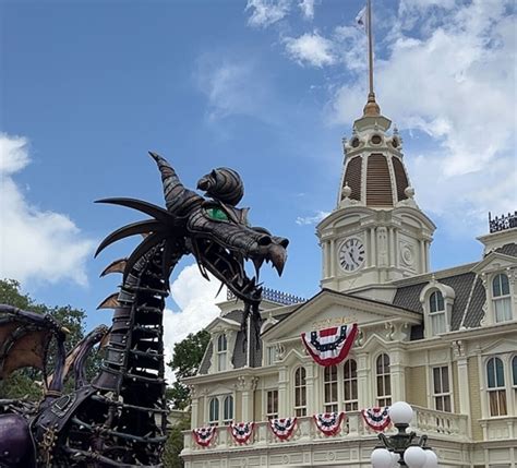 Maleficent Dragons Horn Breaks During Festival Of Fantasy Parade At