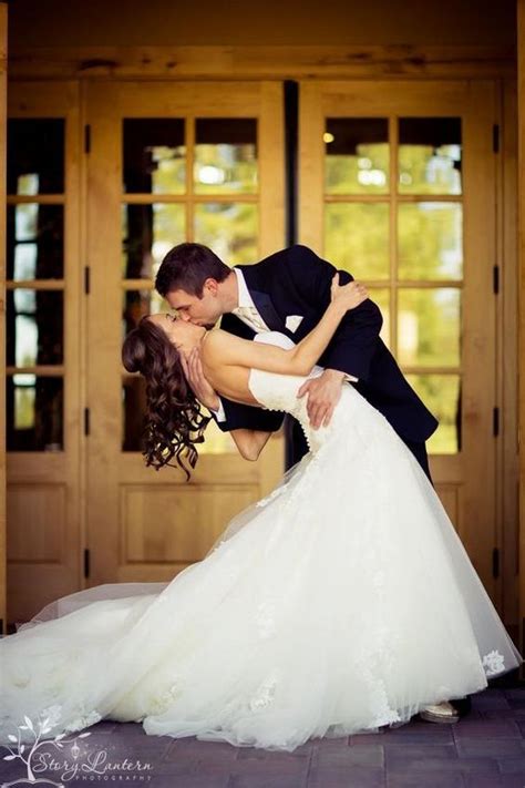 20 Most Epic Wedding Kiss Photos Of All Time Dpf