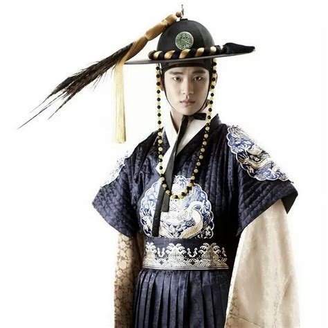 kim in hanbok korean hanbok korean outfits korean dress