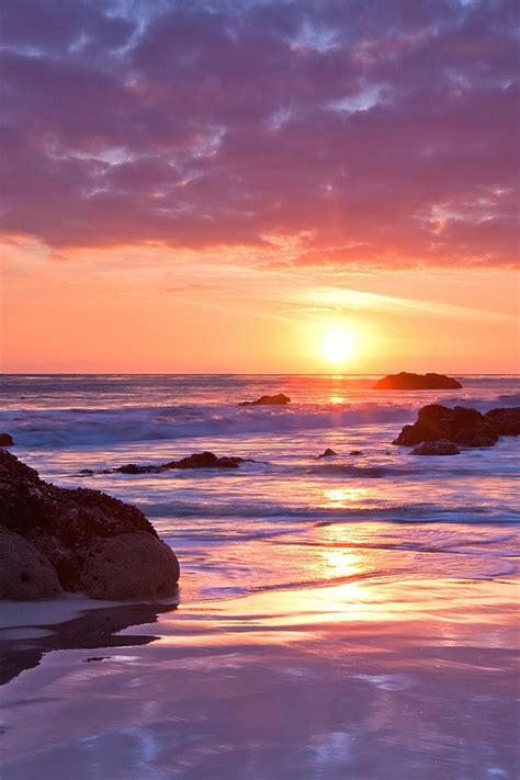 640x960 Ocean Rocks Beach Pink Sunset Iphone 4 Wallpaper