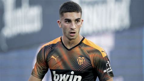 Ferran torres garcía (born 29 february 2000) is a spanish professional footballer who plays as a winger for premier league club manchester city and the spain national team. Manchester City Agree Personal Terms With Valencia Winger ...