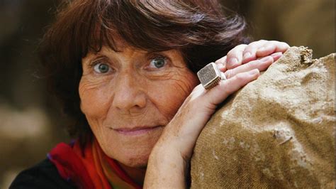 Magdalena Abakanowicz Sculptor Of Brooding Forms Dies At 86 The New