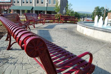 View photos, open house info, and property details for mcminnville real estate. McMinnville, TN : Downtown McMinnville around the fountain ...