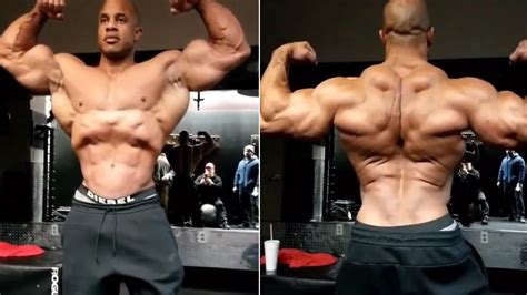 Victor Martinez Looks Incredible 4 Weeks Out From Arnold Classic