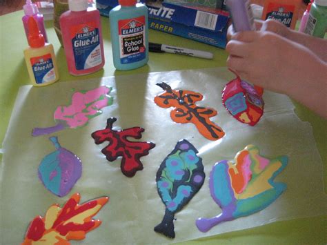 Pink And Green Mama Fall Fun Making Leaves With Elmers Glue And