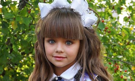 Самая красивая девочка в мире Анастасия Князева пошла в первый класс Rusnews