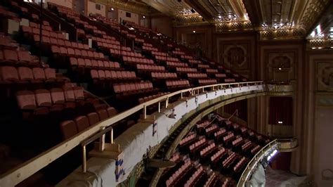 Chicagos Lyric Opera House Installs New Seating During Pandemic