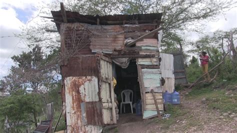 Extrema Pobreza Arropa A Jacoba Burgos En Haina Familiares Y Vecinos