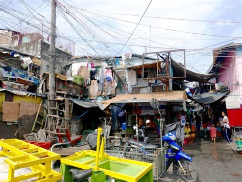 Manila Happyland Slum Girl Vs Globe