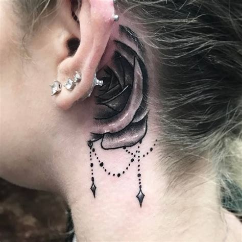 70 Best Behind The Ear Tattoos For Women Blurmark Ear Tattoo Black Girls With Tattoos Tattoos
