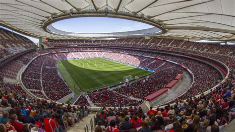 El Público Vuelve A Los Estadios