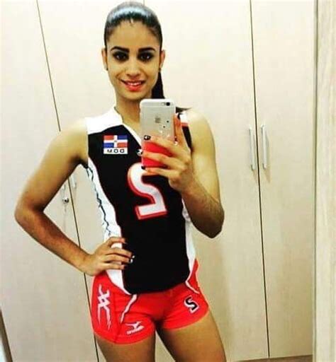 winifer fernández is a 21 year old indoor volleyball player from santiago dominican republic s