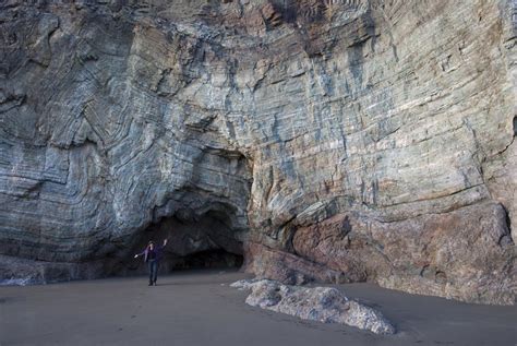 Folded Radiolarian Chert Oregon And Sea Cave Geology Pics