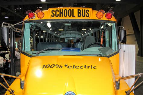 Lion Bus Shows Off The New Elion Electric School Bus Cleantechnica