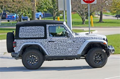 Spied Pics Jl Wrangler 2 Door Shows Off The New Soft Top Modern Jeeper