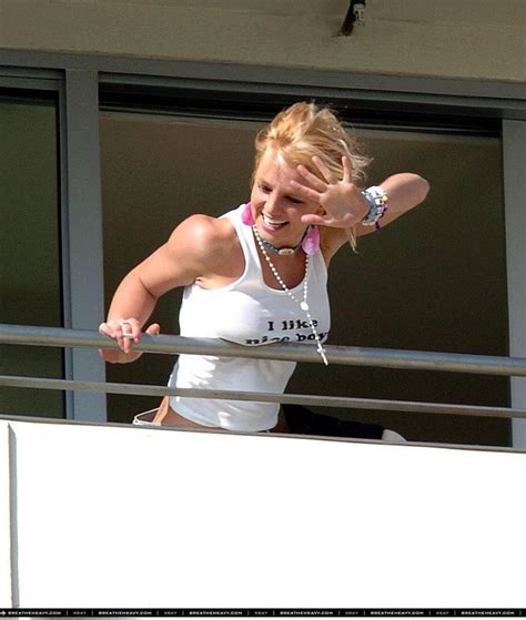 Britney Spears Puts Her Toned Physique On Display In Workout Gear My